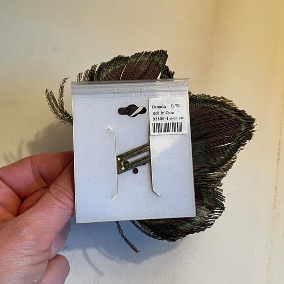 Icing NWT Natural Peacock Feathers Fascinator Long Hair Clip Blue Green Bridal - Picture 4 of 4